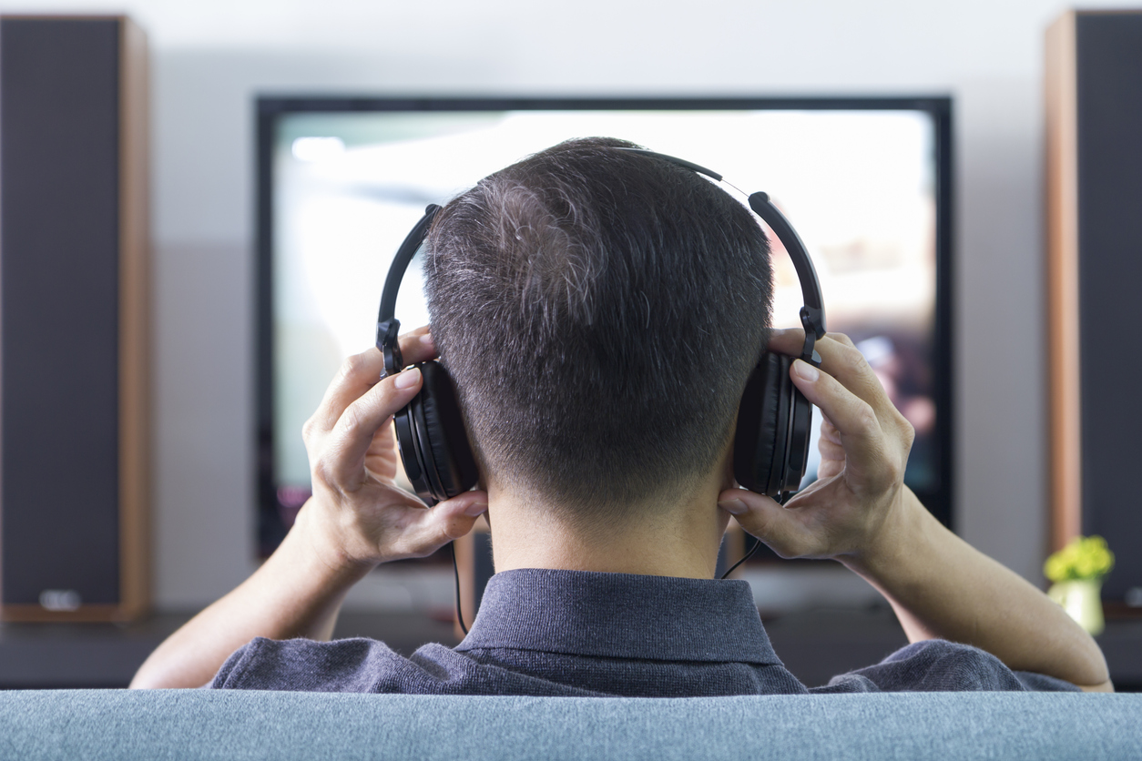 Auriculares inalámbricos para la TV. Escucha la tele desde donde quieras