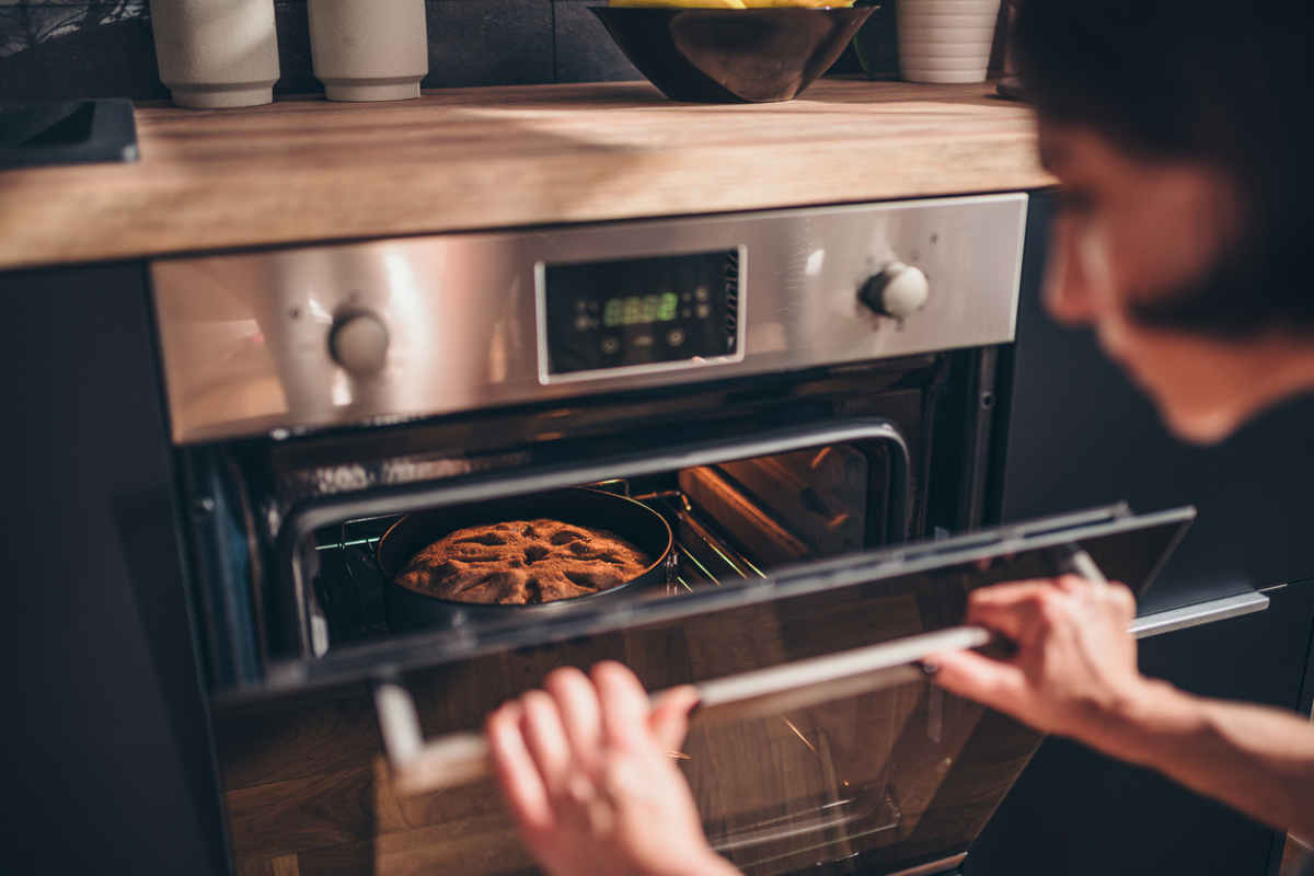 Los mejores hornos multifunción: pirolíticos, de calidad y a buen precio