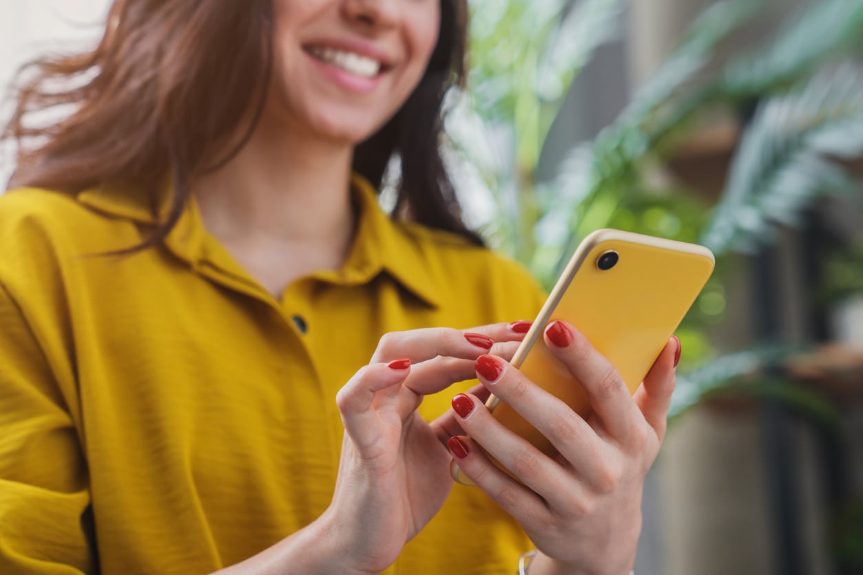 Smartphone amarillo mejor calidad precio 200 euros